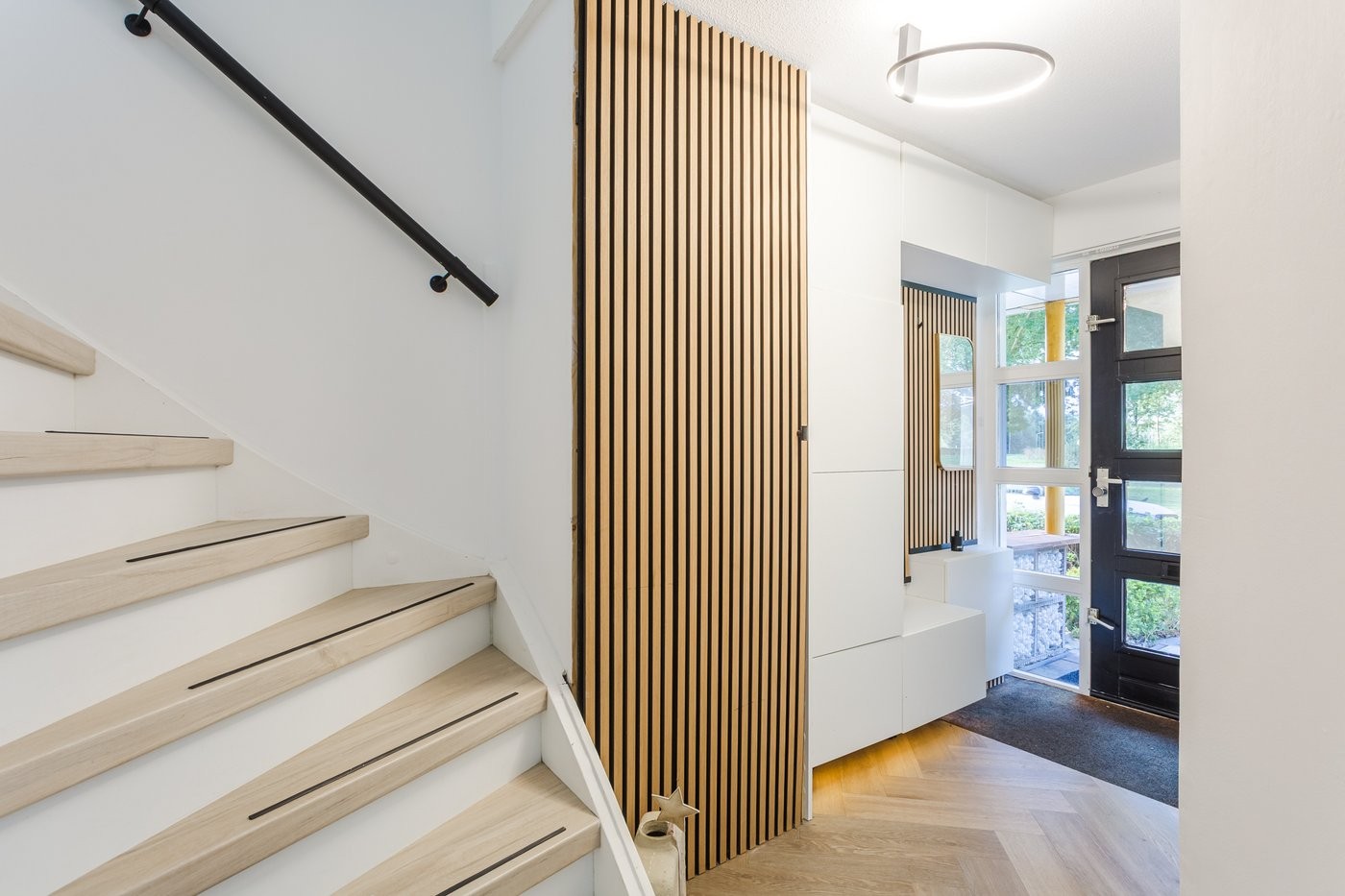 Tussenwoning te koop: Ebenezer Howardpark 12, Almere