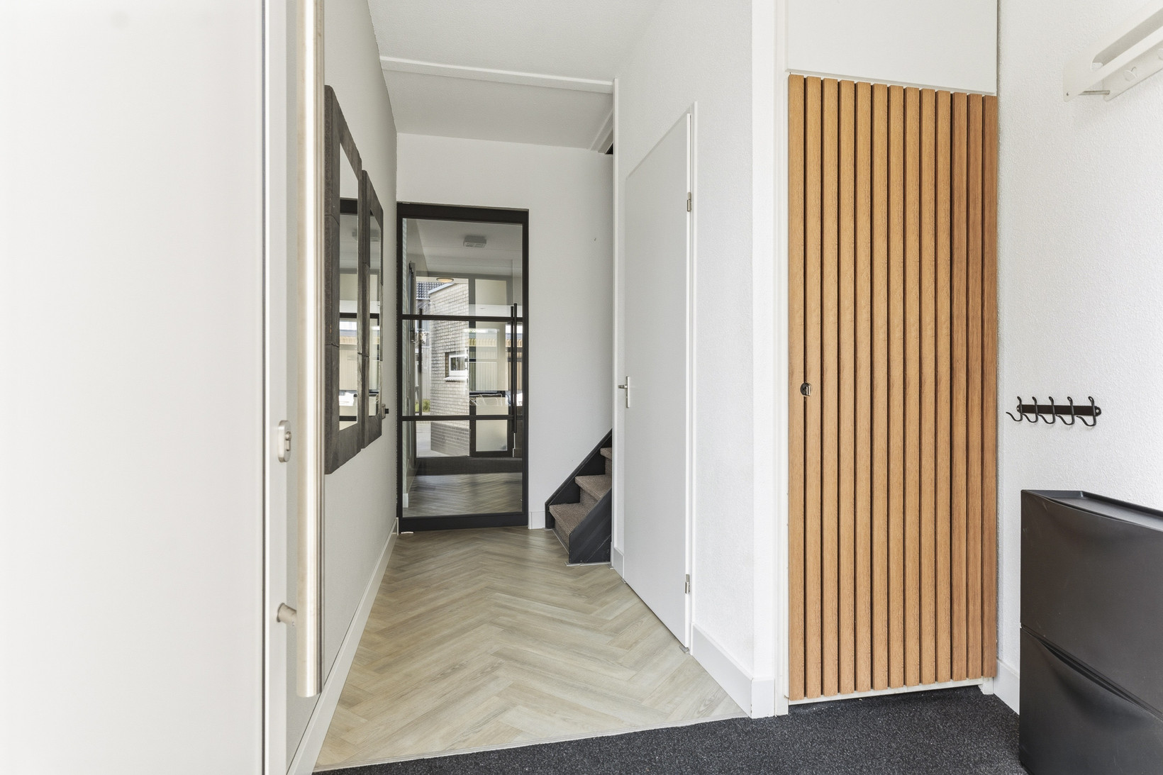 Tussenwoning te koop: Aardbeienstraat 13, Almere