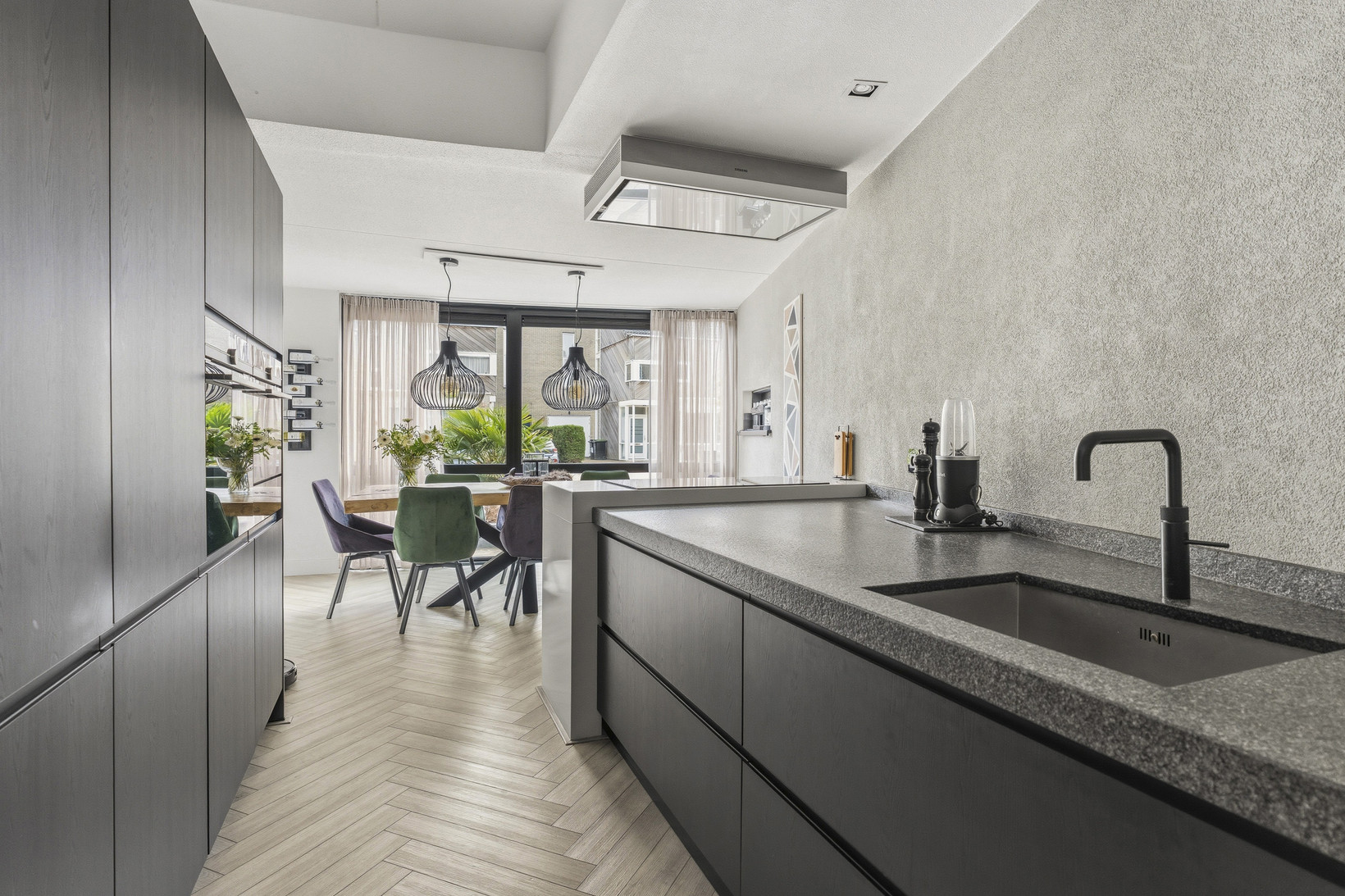 Tussenwoning te koop: Aardbeienstraat 13, Almere