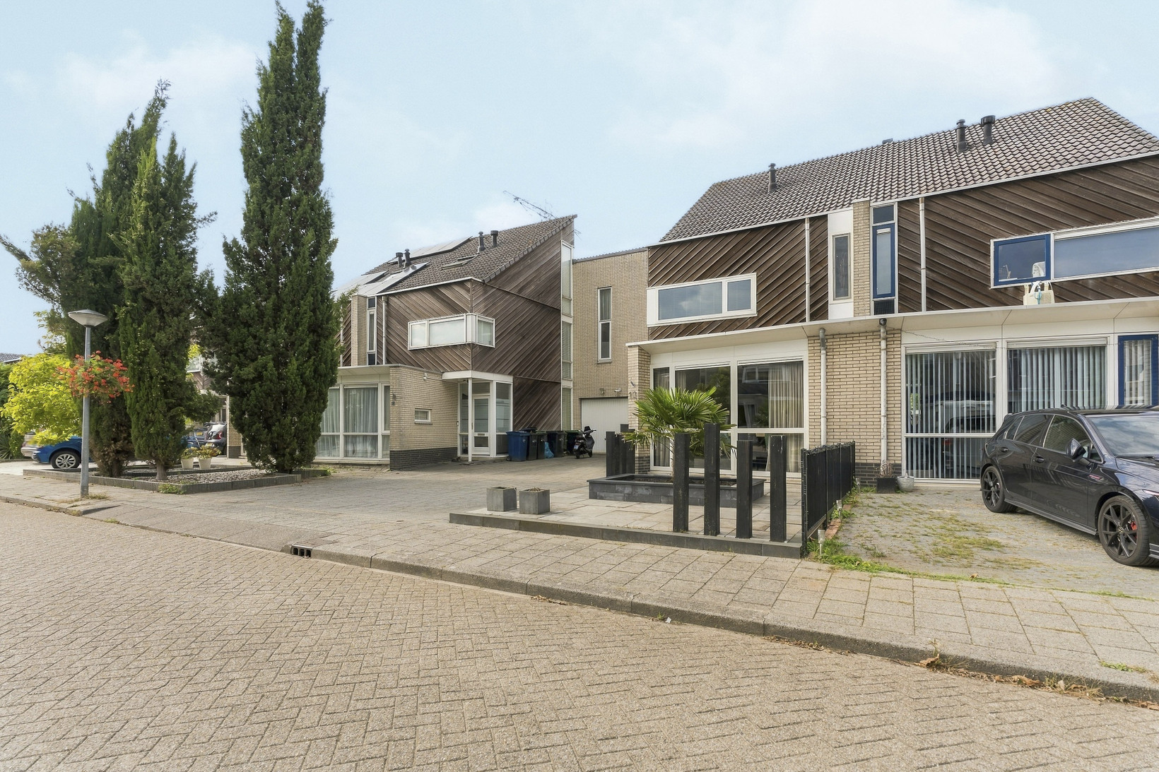 Tussenwoning te koop: Aardbeienstraat 13, Almere