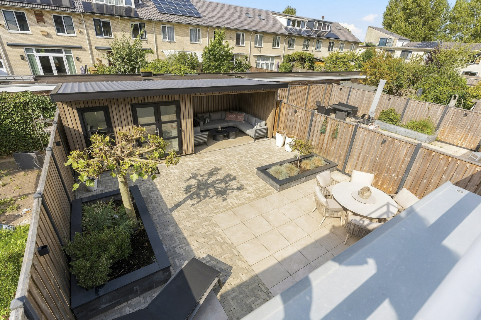 Tussenwoning te koop: Aardbeienstraat 13, Almere