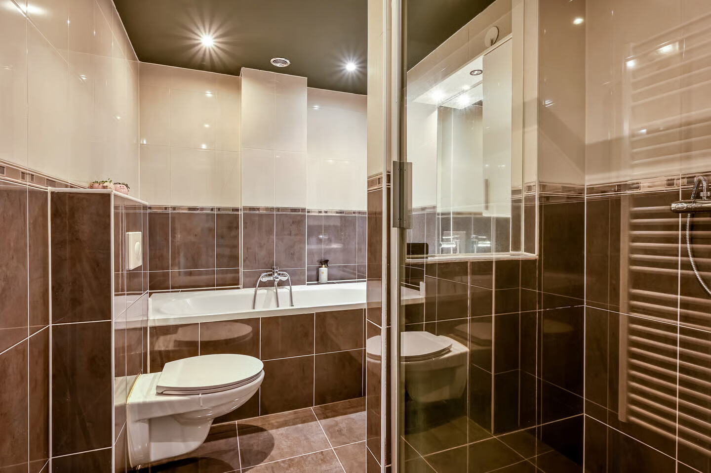 Tussenwoning te koop: Habanerastraat 16, Almere