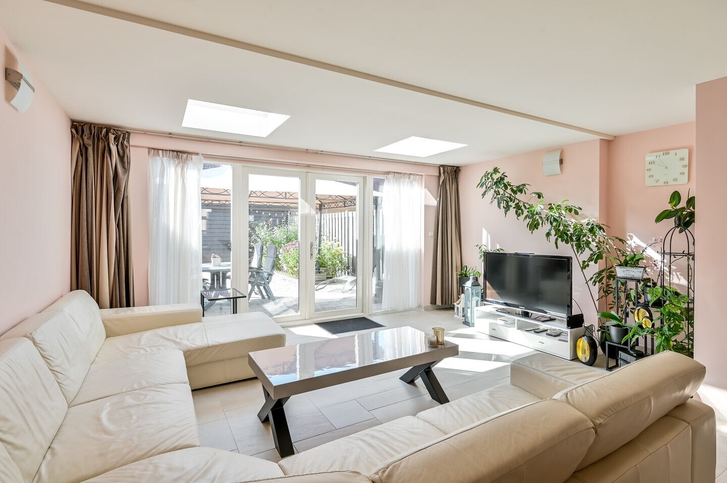 Tussenwoning te koop: Habanerastraat 16, Almere