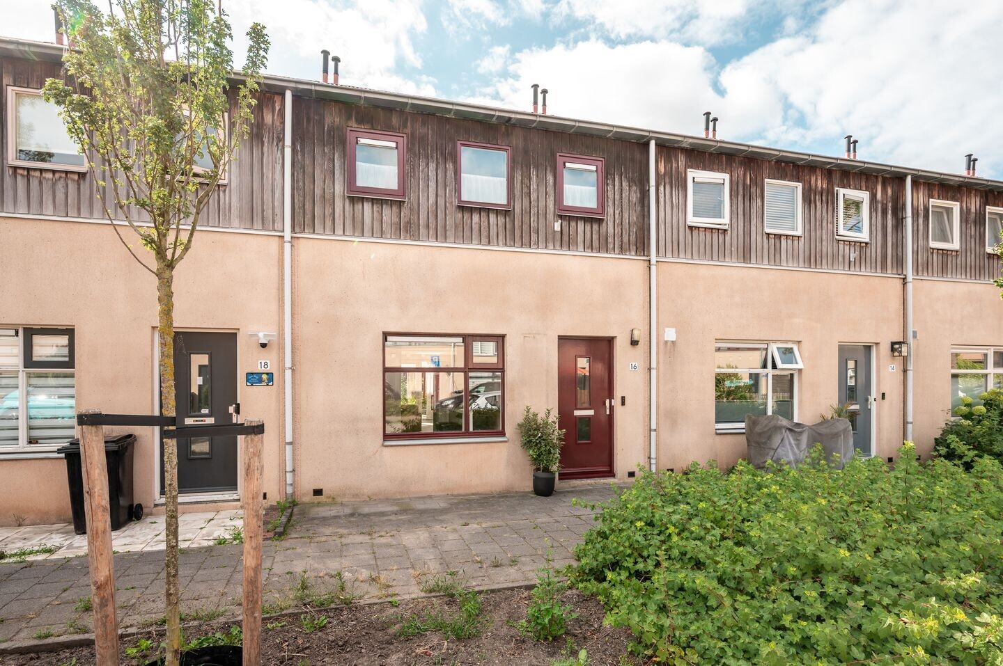 Tussenwoning te koop: Habanerastraat 16, Almere