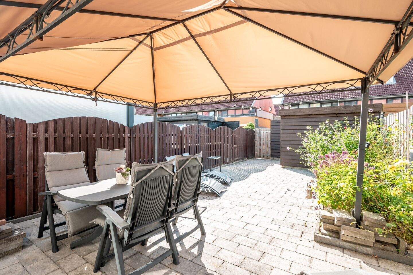Tussenwoning te koop: Habanerastraat 16, Almere