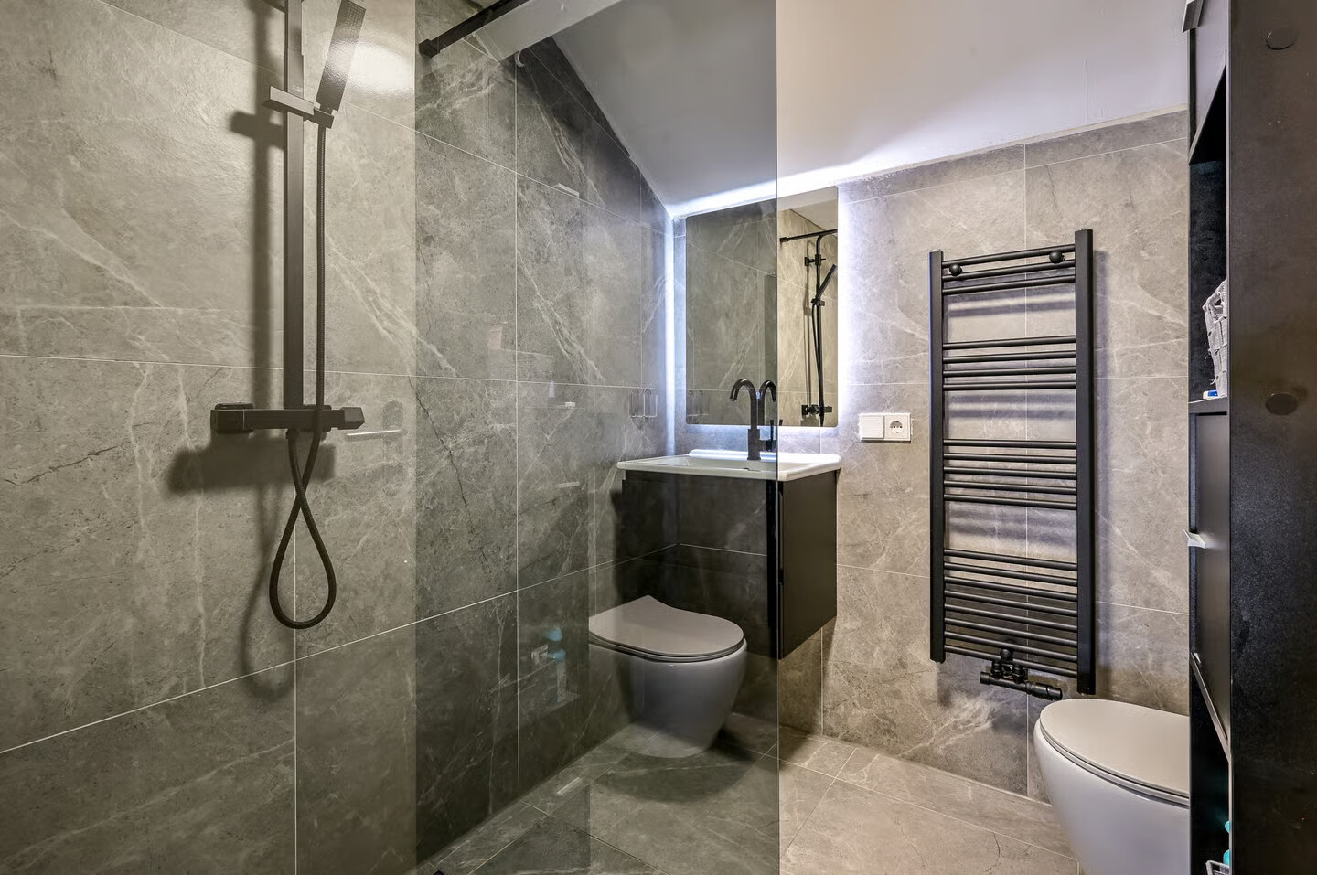 Tussenwoning te koop: Habanerastraat 16, Almere