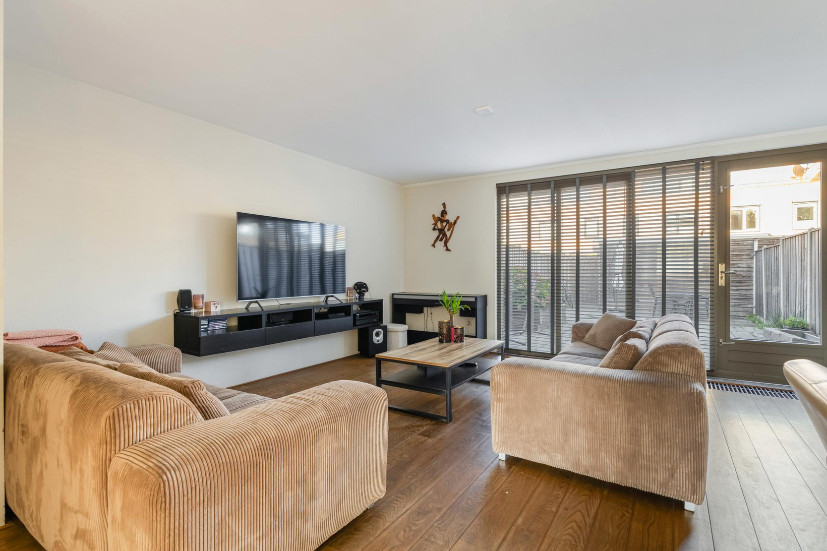 Tussenwoning te koop: Troikastraat 39, Almere