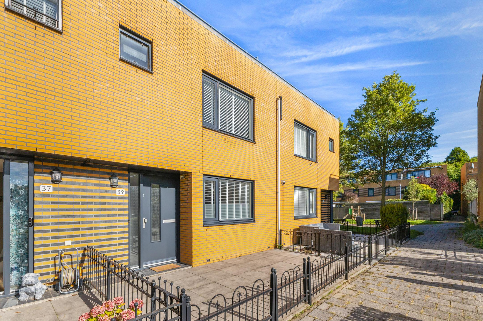 Tussenwoning te koop: Troikastraat 39, Almere