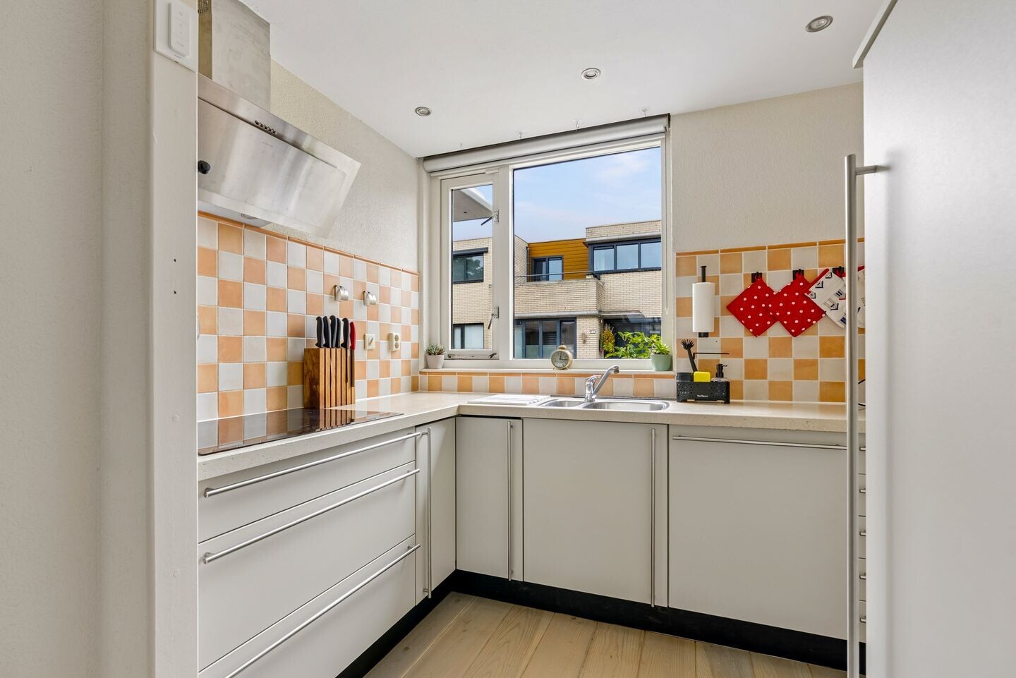 Tussenwoning te koop: Troikastraat 12, Almere