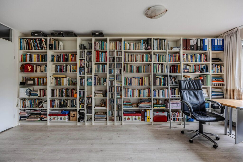 Tussenwoning te koop: Charlotte van Pallandtlaan 10, Almere