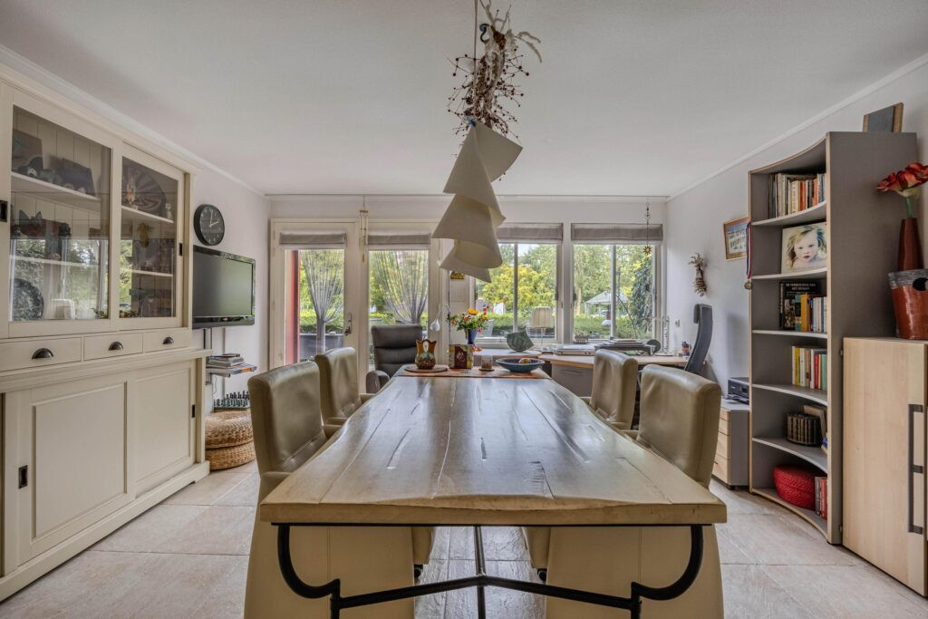 Tussenwoning te koop: Charlotte van Pallandtlaan 10, Almere
