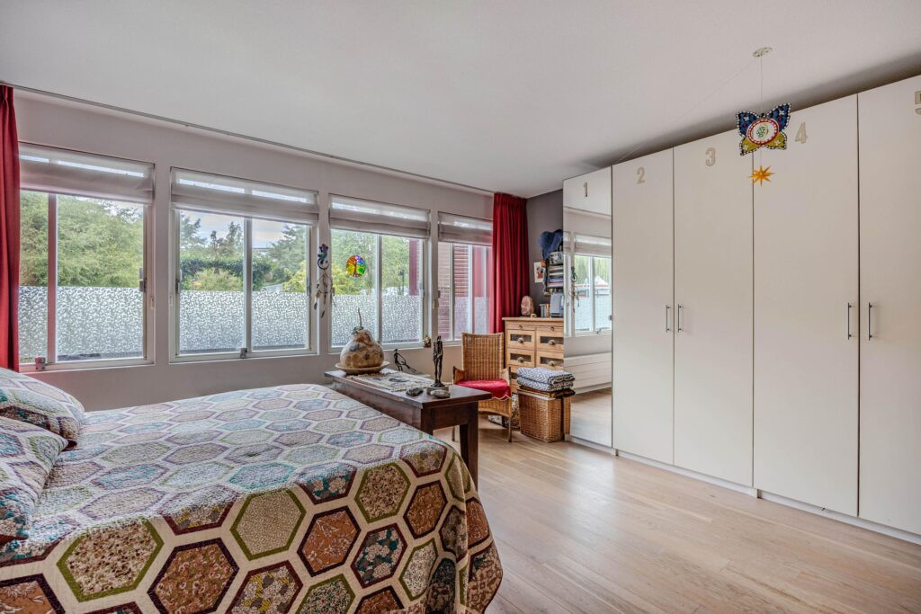Tussenwoning te koop: Charlotte van Pallandtlaan 10, Almere