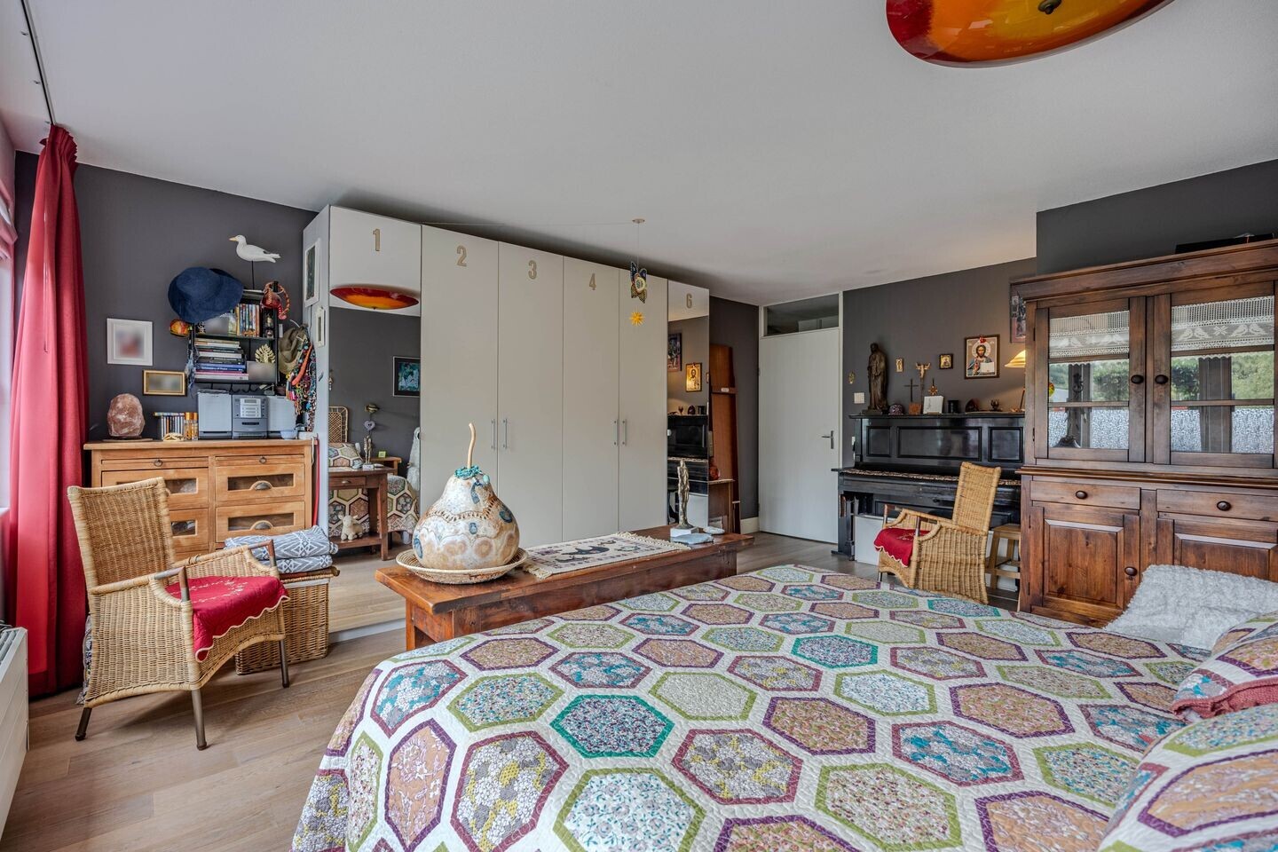 Tussenwoning te koop: Charlotte van Pallandtlaan 10, Almere