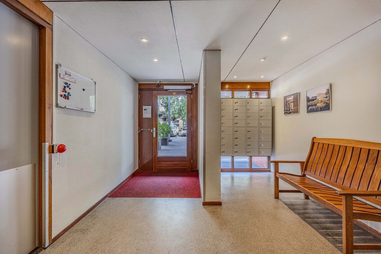 Tussenwoning te koop: Charlotte van Pallandtlaan 10, Almere
