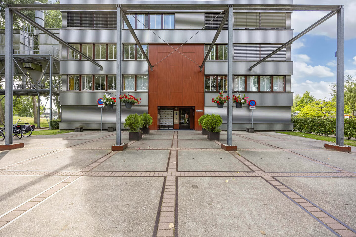 Tussenwoning te koop: Charlotte van Pallandtlaan 10, Almere