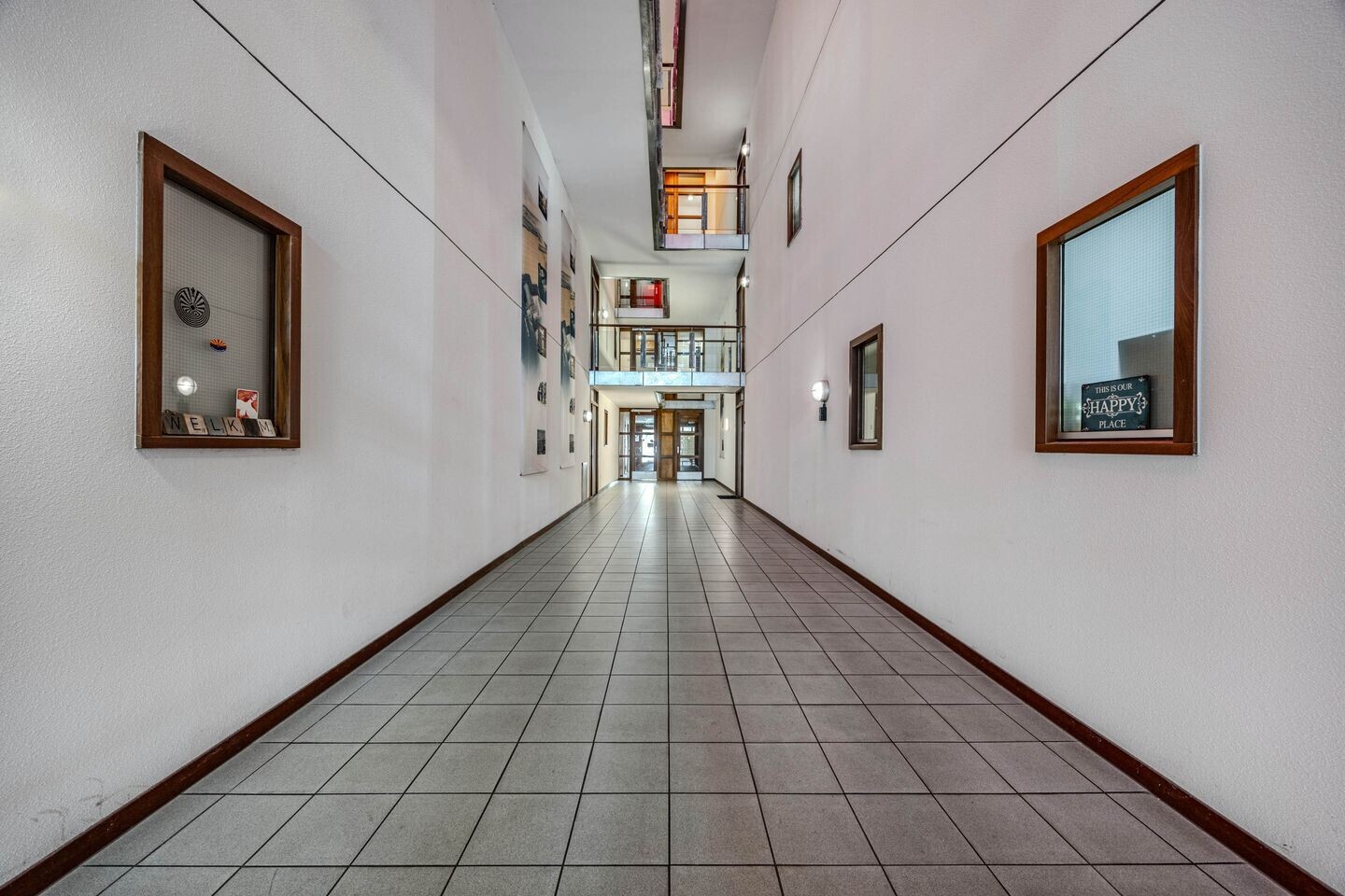 Tussenwoning te koop: Charlotte van Pallandtlaan 10, Almere