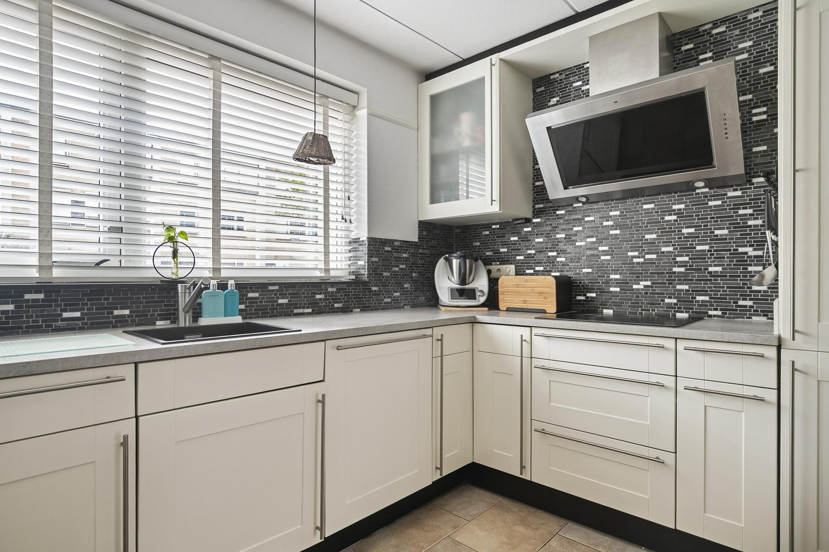 Tussenwoning te koop: Floris Versterstraat 68, Almere