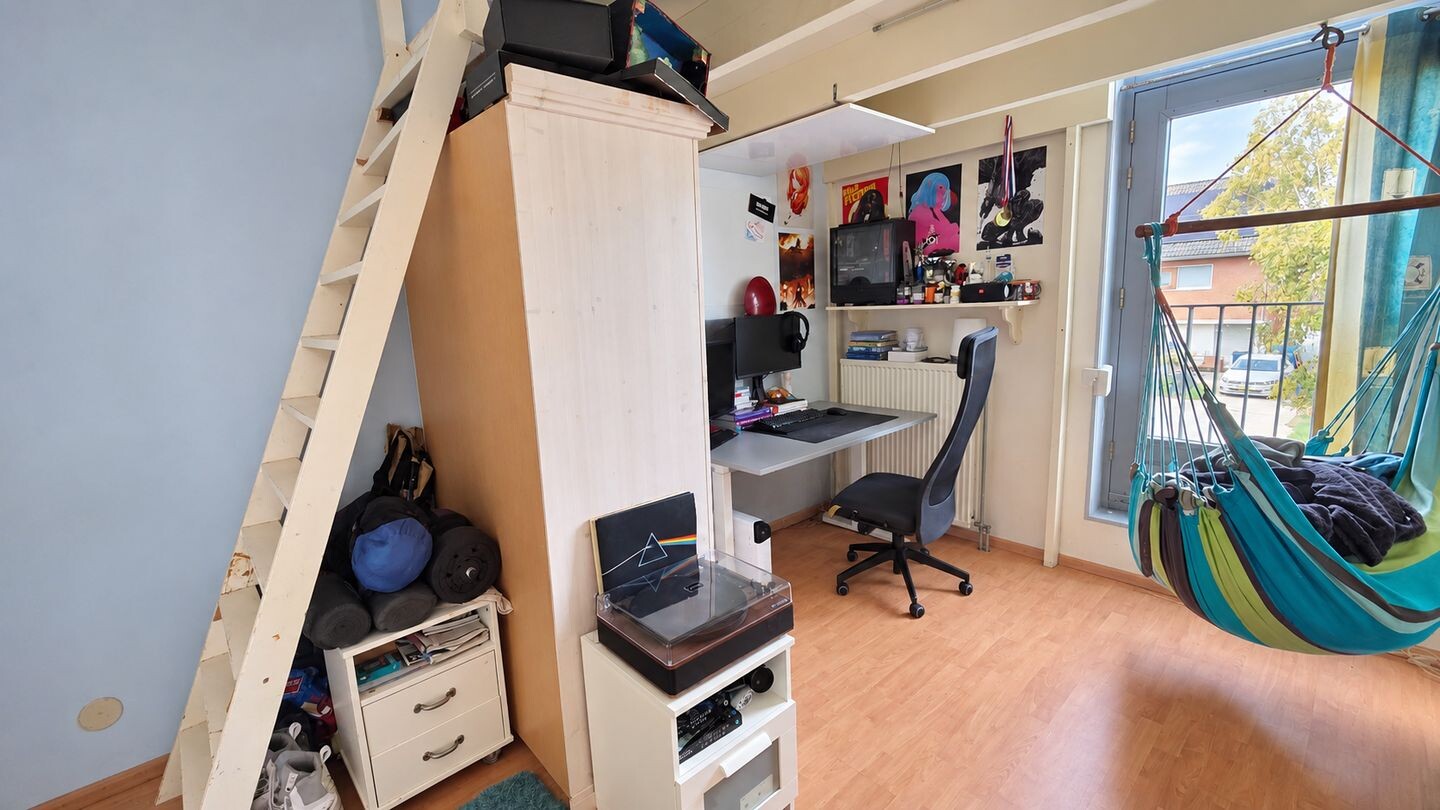 Hoekwoning te koop: Chagallweg 90, Almere