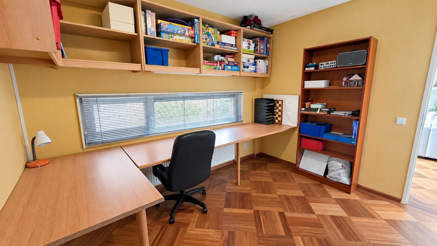 Hoekwoning te koop: Chagallweg 90, Almere