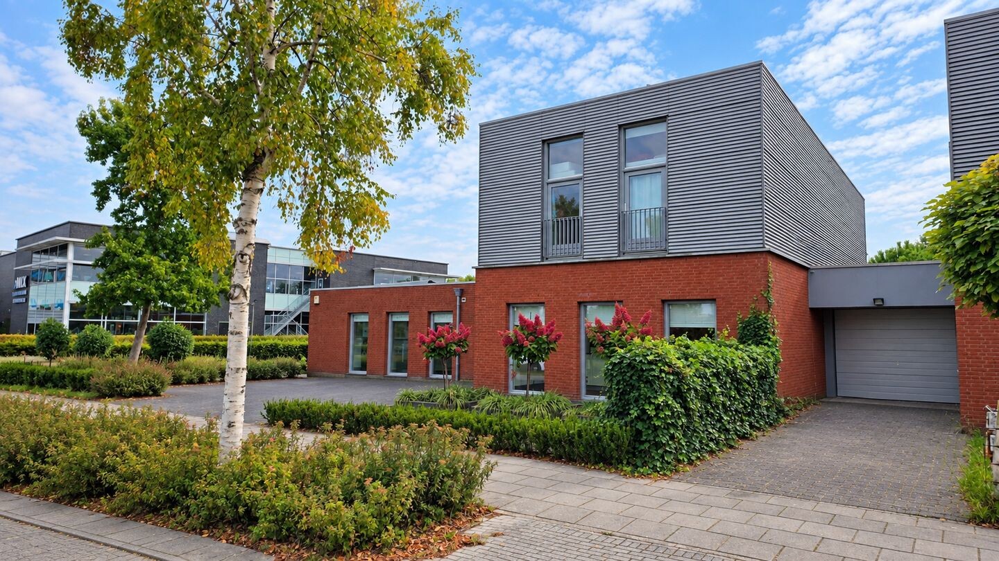 Hoekwoning te koop: Chagallweg 90, Almere