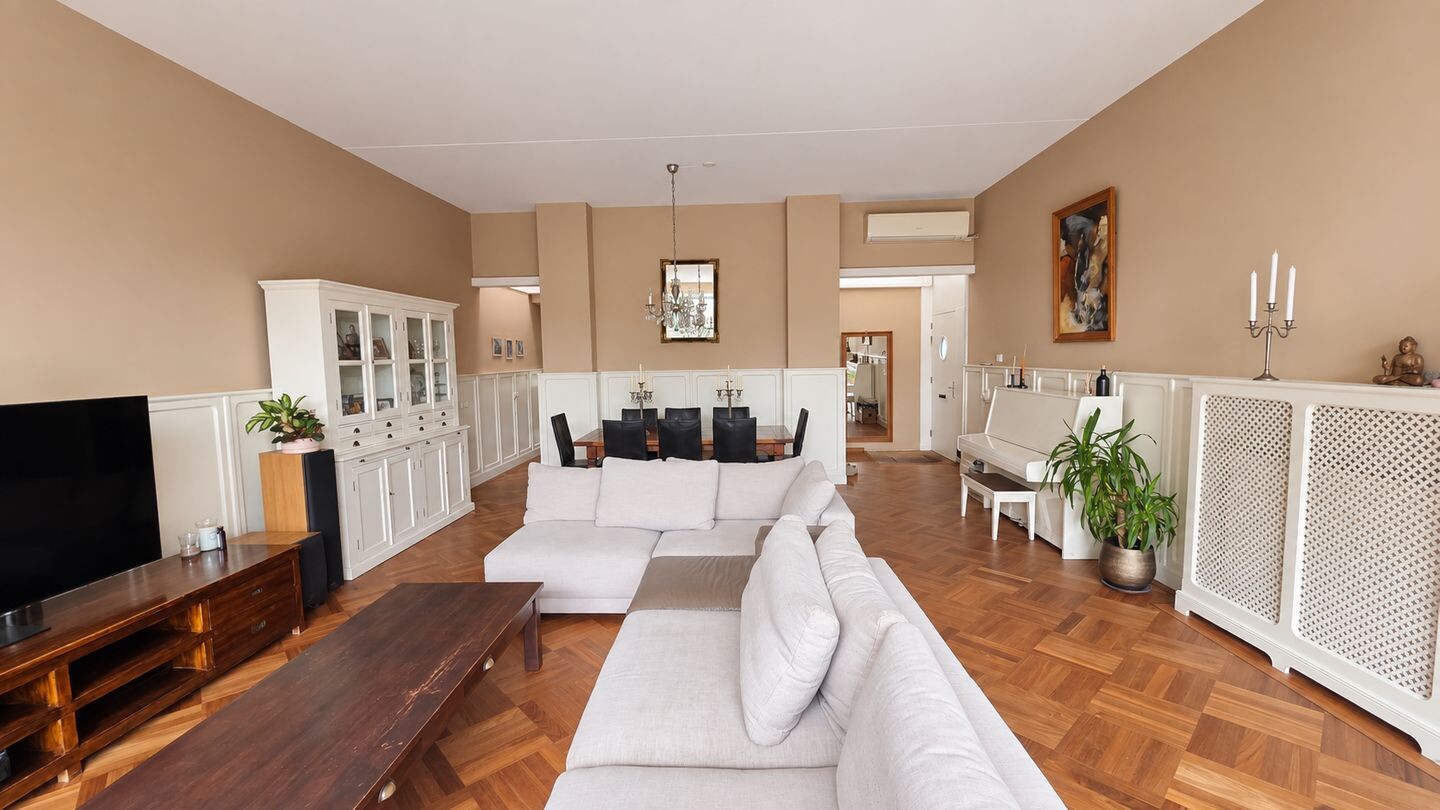 Hoekwoning te koop: Chagallweg 90, Almere