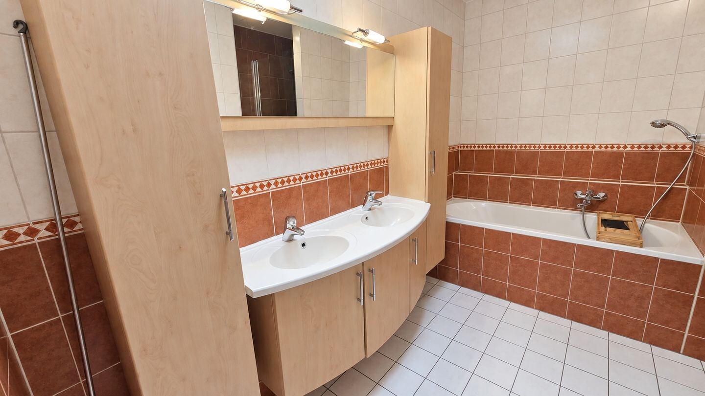 Hoekwoning te koop: Chagallweg 90, Almere