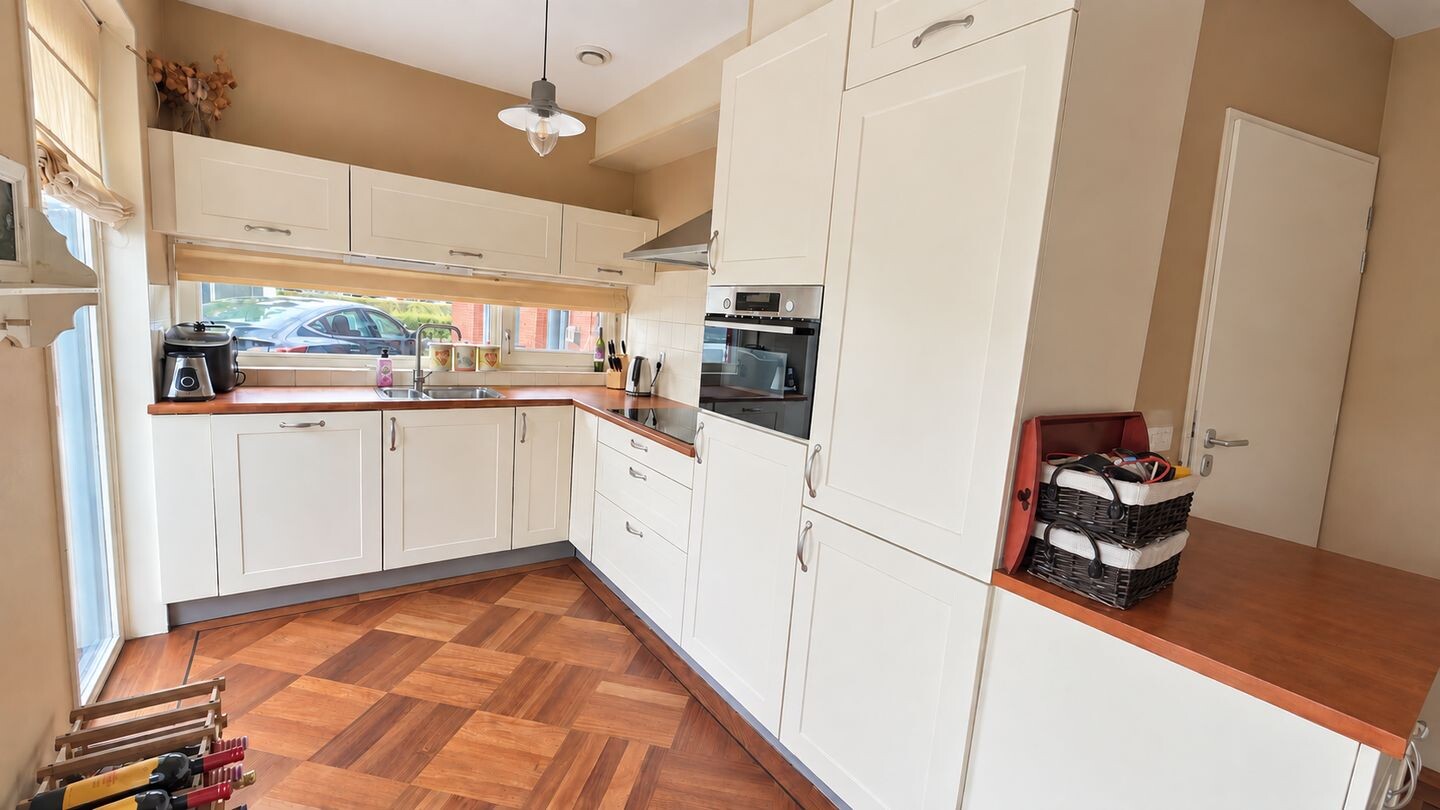 Hoekwoning te koop: Chagallweg 90, Almere