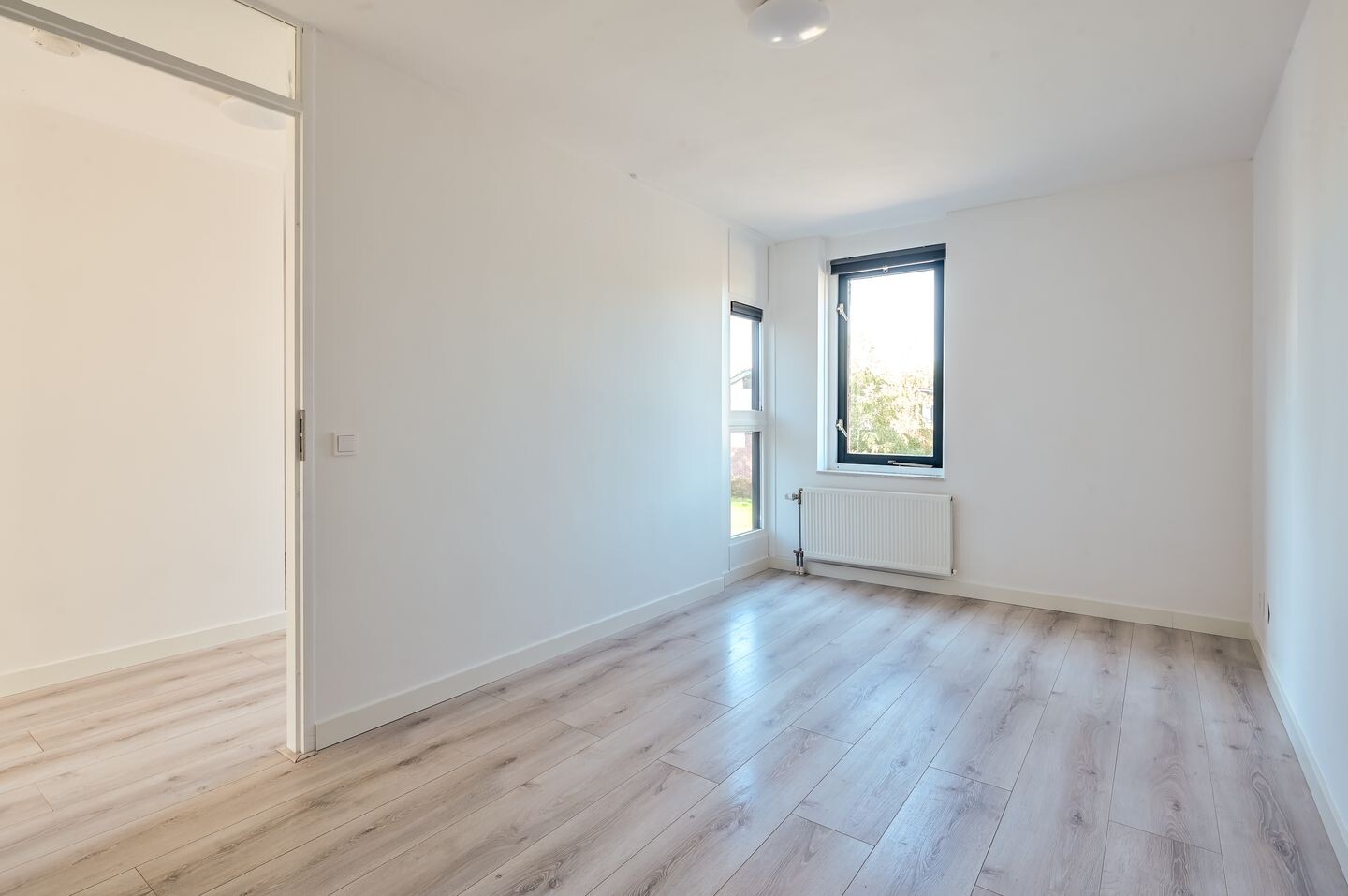 Hoekwoning te koop: Henry Moorestraat 36, Almere