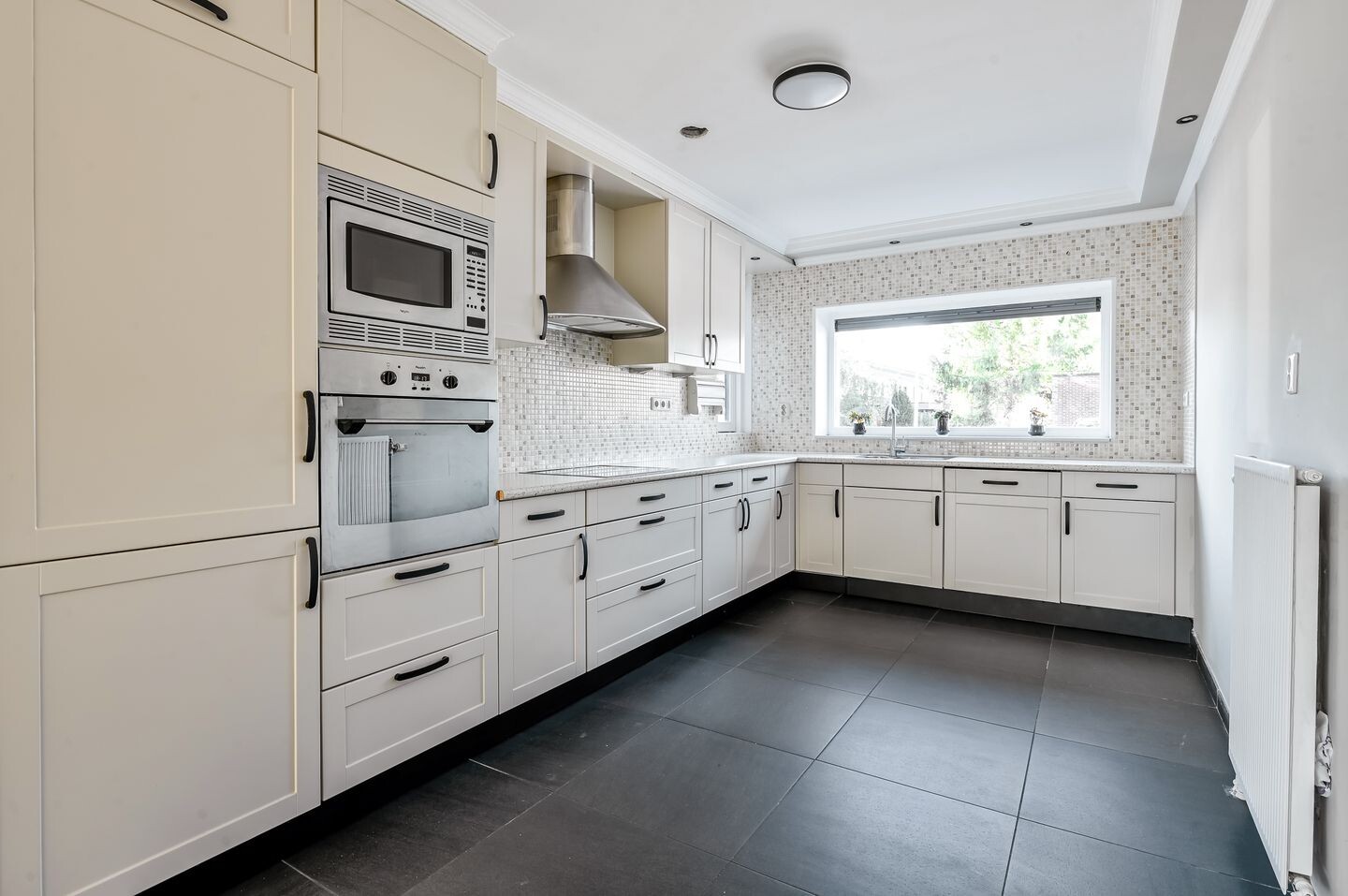 Hoekwoning te koop: Henry Moorestraat 36, Almere