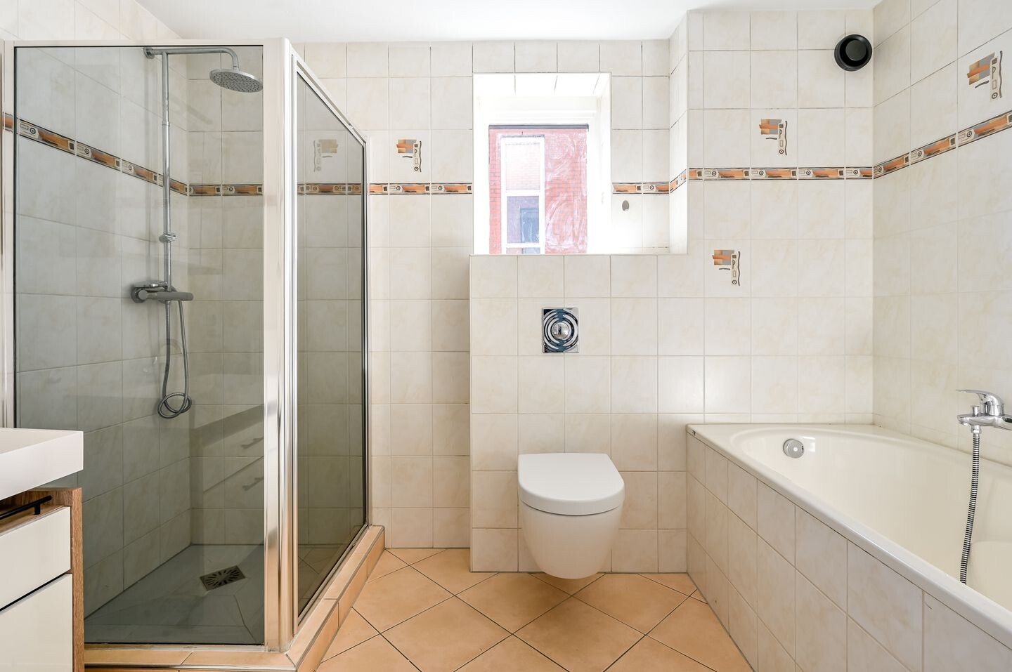 Hoekwoning te koop: Henry Moorestraat 36, Almere