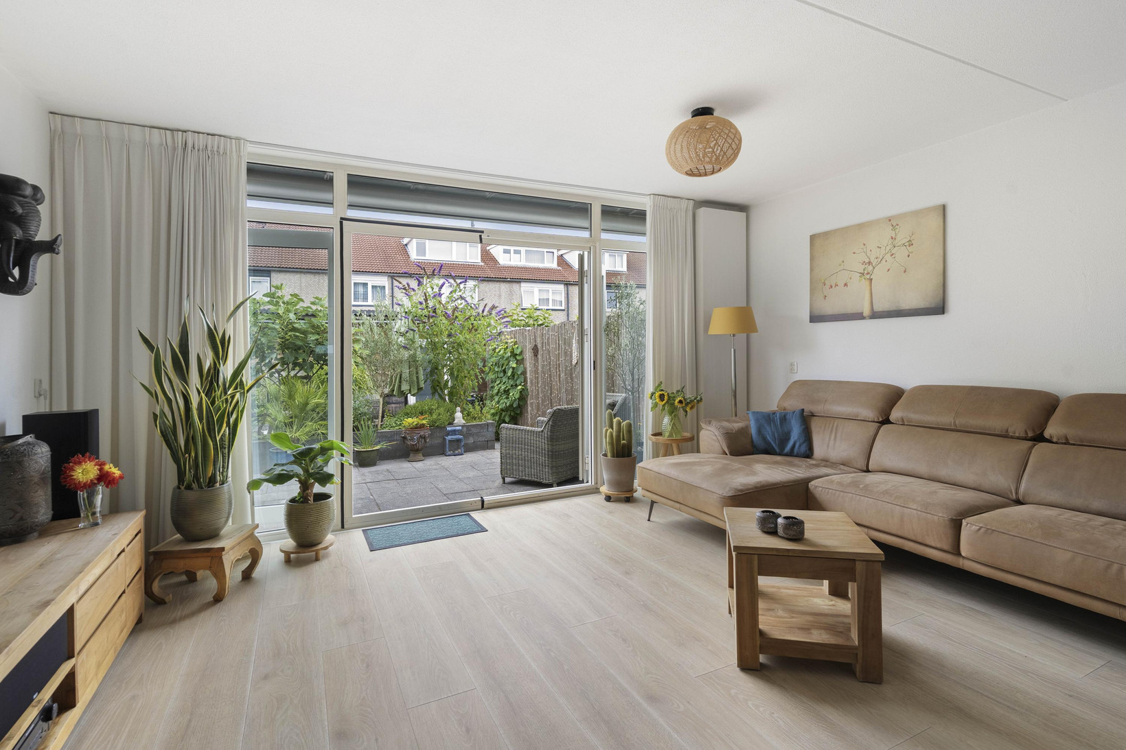 Tussenwoning te koop: Wipmolenweg 361, Almere