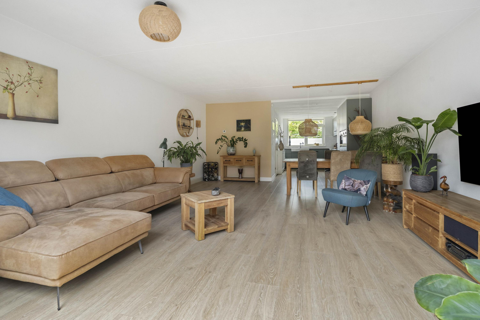 Tussenwoning te koop: Wipmolenweg 361, Almere