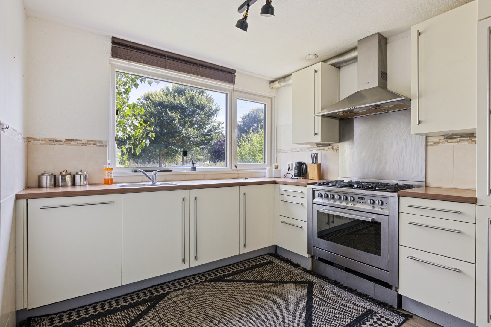 Tussenwoning te koop: M.J. Granpré Molièrestraat 62, Almere