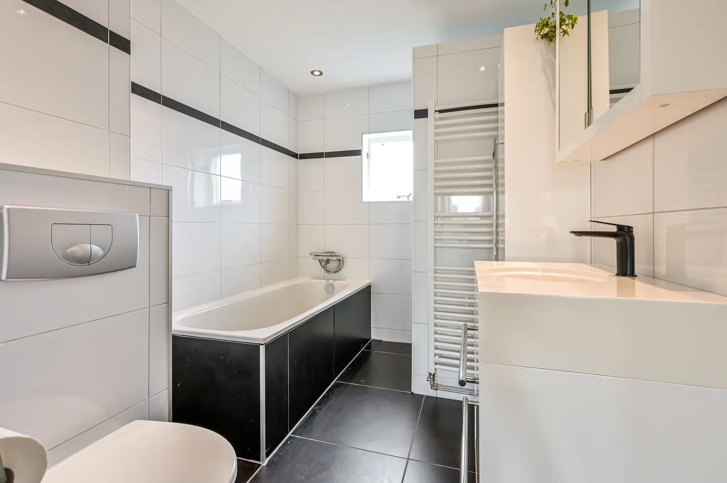 Tussenwoning te koop: Hofstedestraat 47, Almere