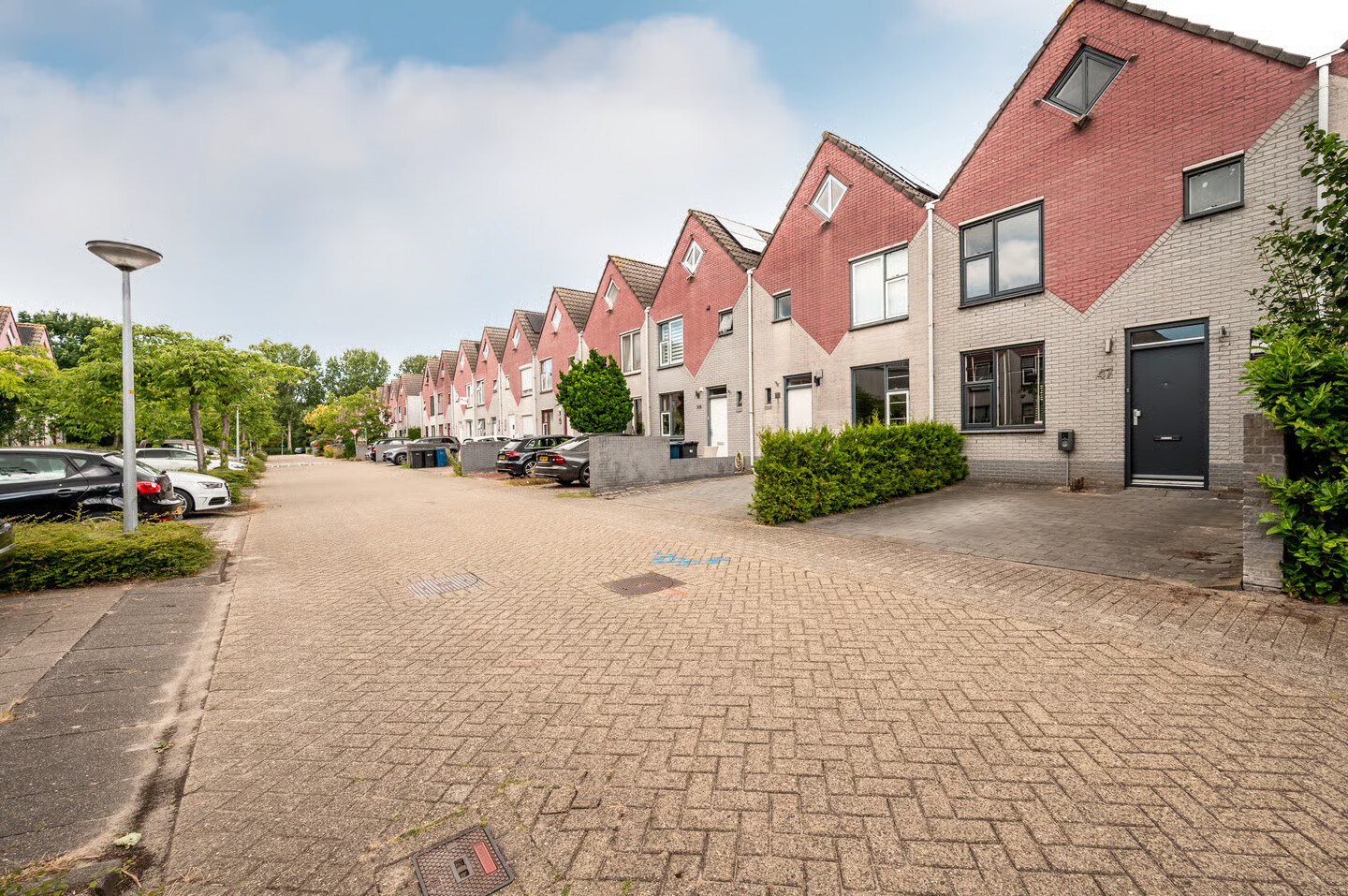 Tussenwoning te koop: Hofstedestraat 47, Almere