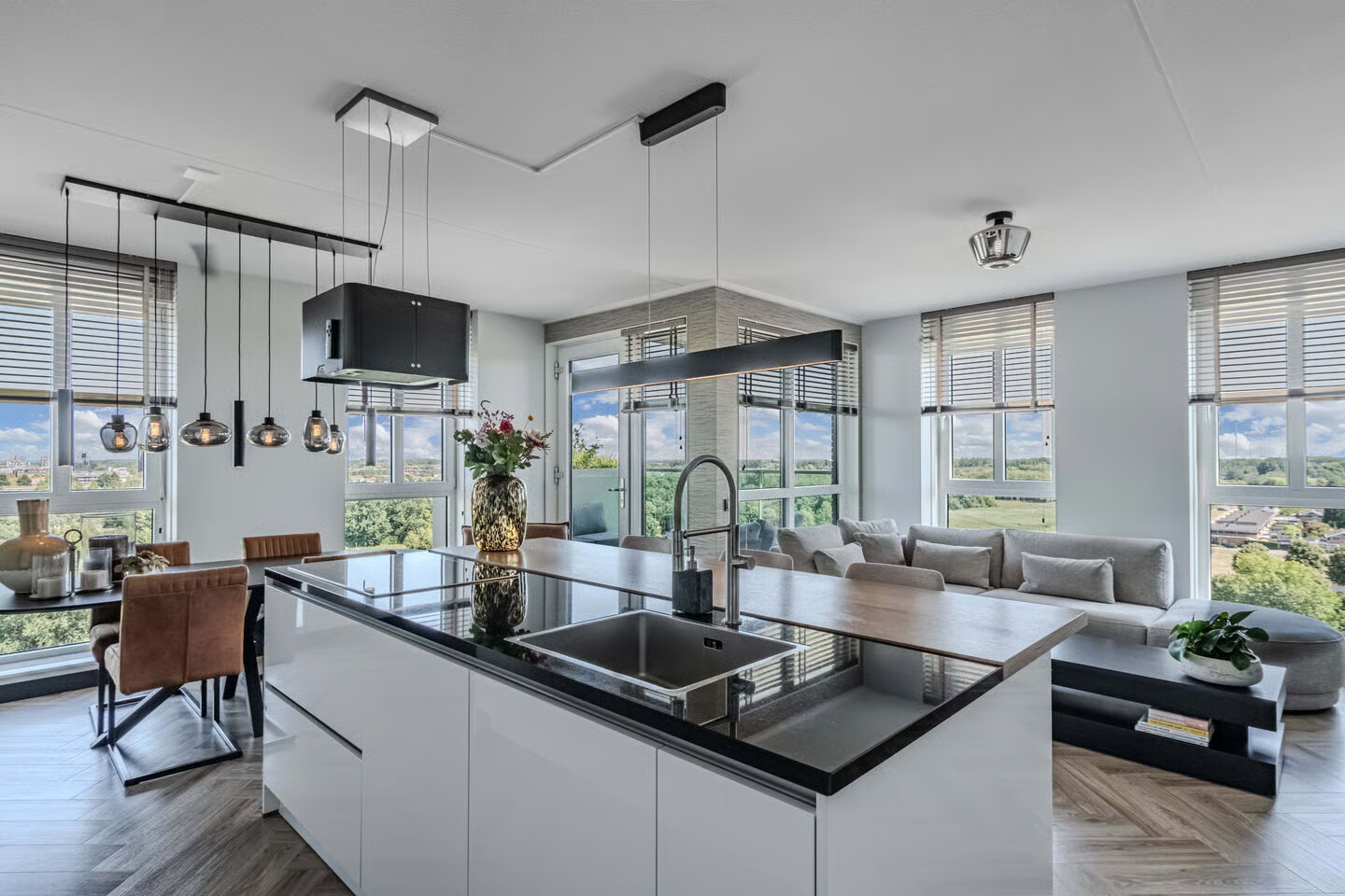 Appartement te koop: Buenos Airesstraat 235, Almere
