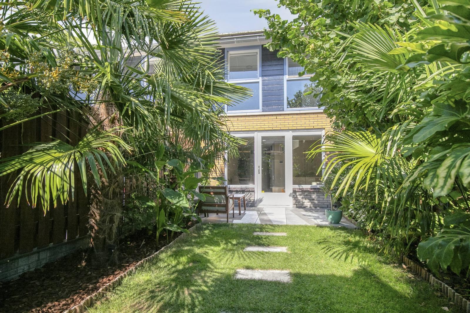 Tussenwoning te koop: Januaristraat 13, Almere