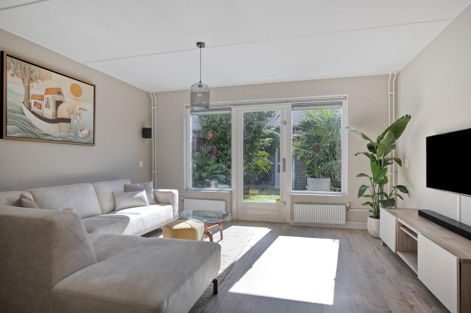 Tussenwoning te koop: Januaristraat 13, Almere