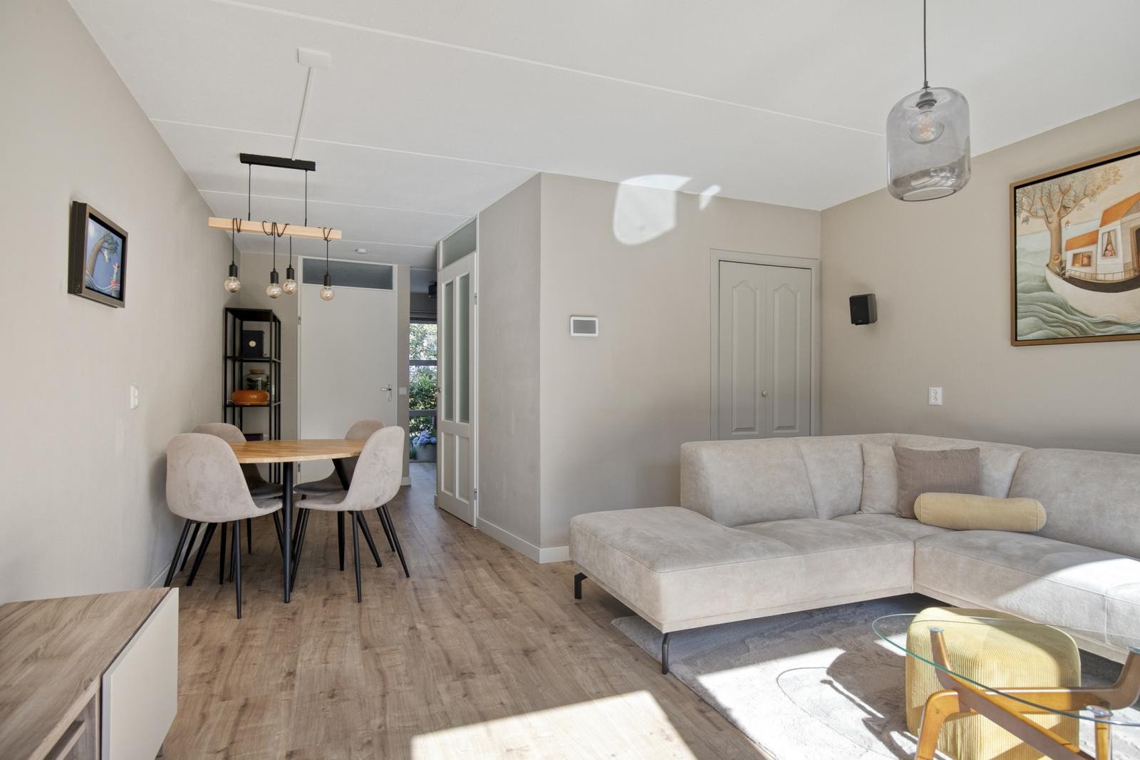 Tussenwoning te koop: Januaristraat 13, Almere