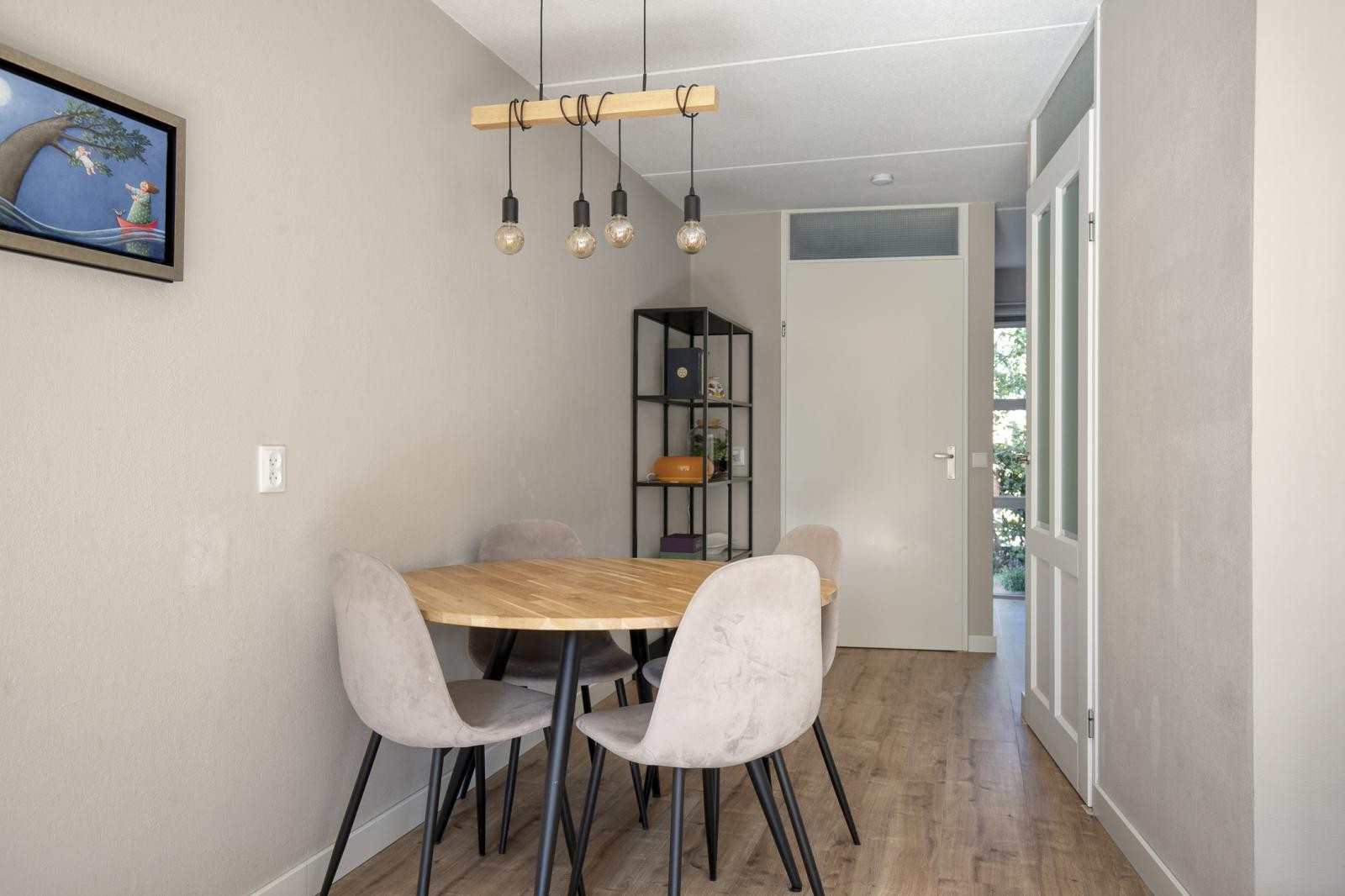 Tussenwoning te koop: Januaristraat 13, Almere