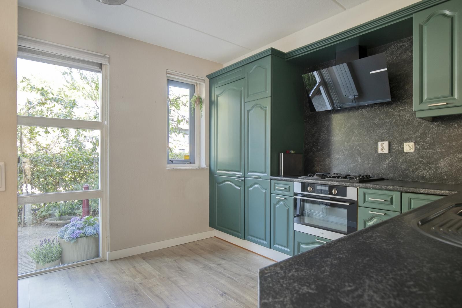 Tussenwoning te koop: Januaristraat 13, Almere