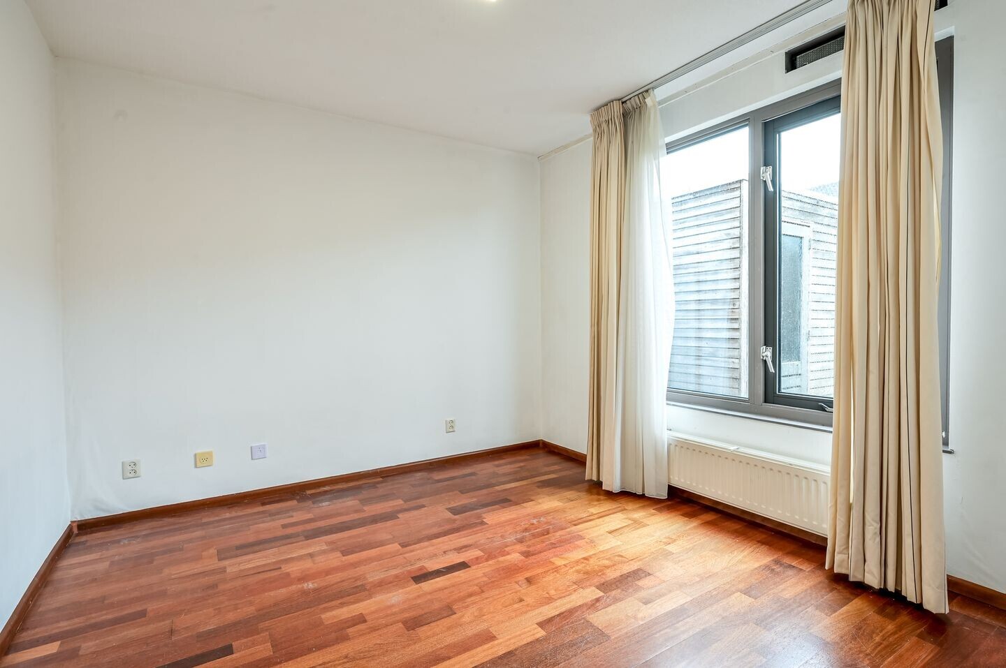 Hoekwoning te koop: Januaristraat 33, Almere