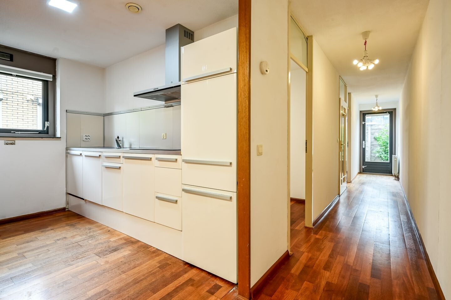 Hoekwoning te koop: Januaristraat 33, Almere