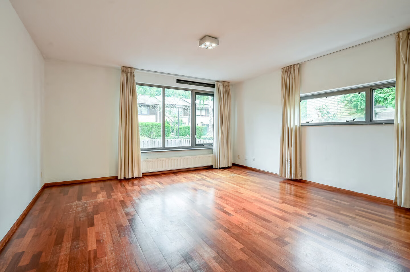 Hoekwoning te koop: Januaristraat 33, Almere