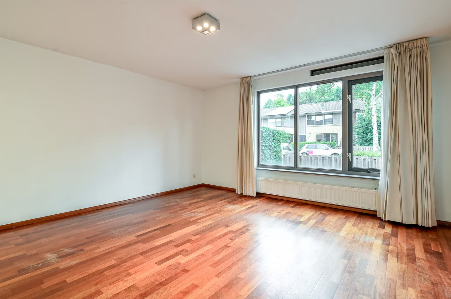 Hoekwoning te koop: Januaristraat 33, Almere