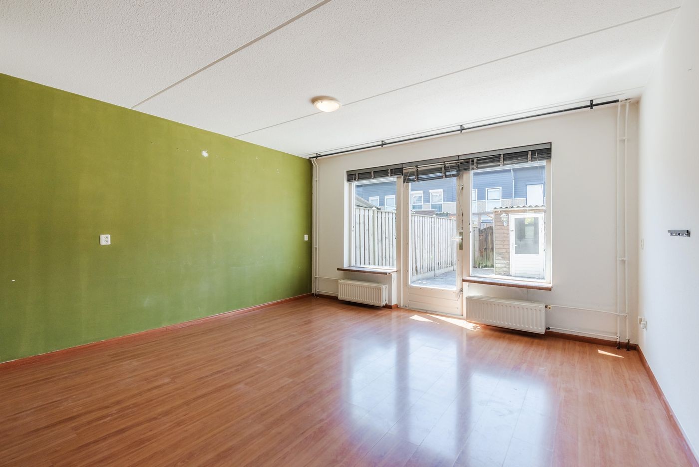 Tussenwoning te koop: Aprilstraat 15, Almere