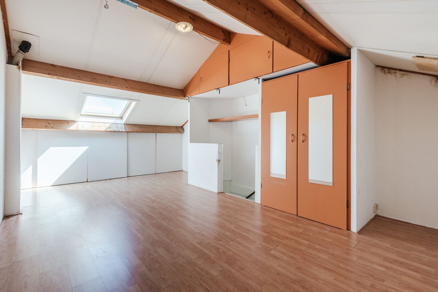 Tussenwoning te koop: Aprilstraat 15, Almere