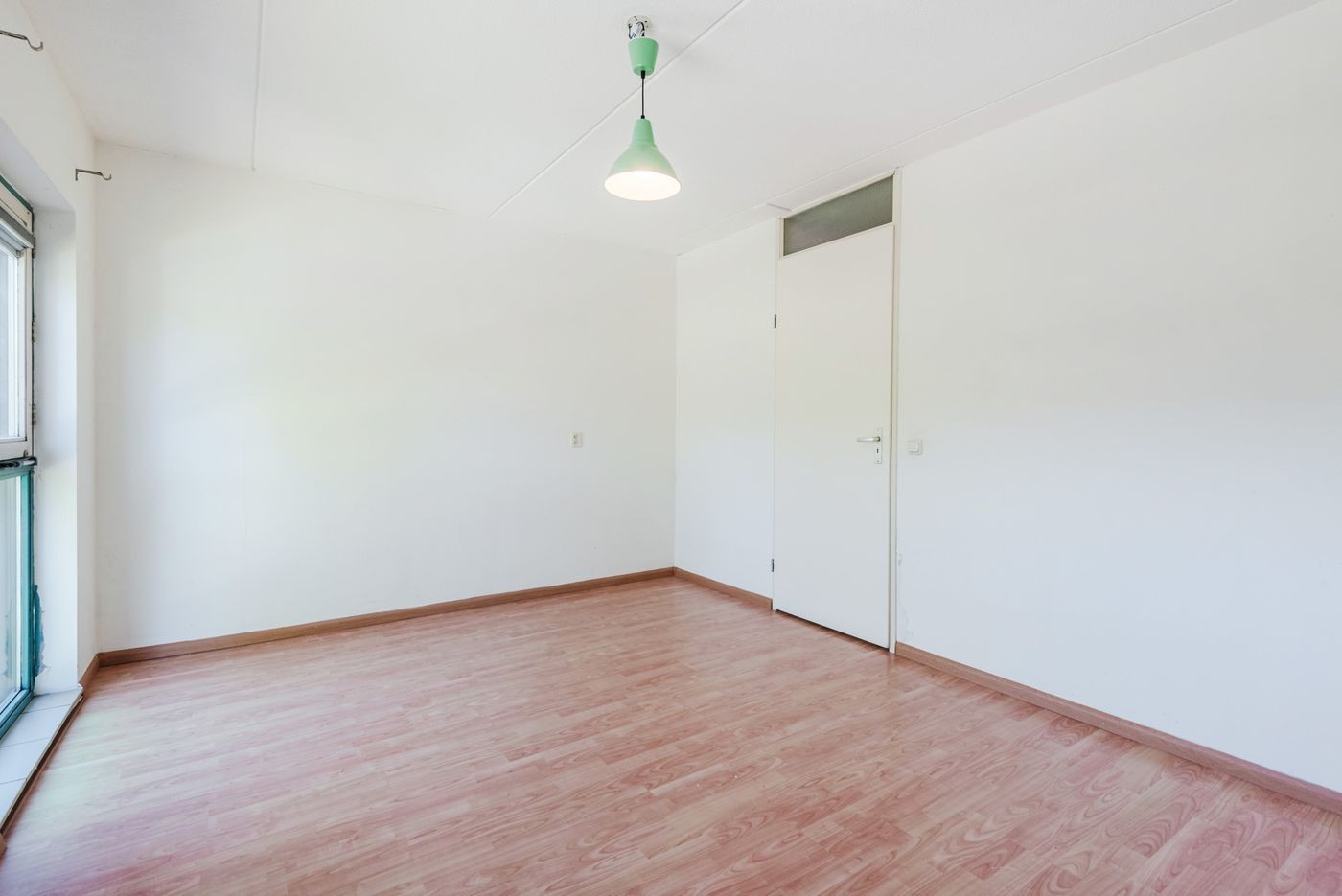 Tussenwoning te koop: Aprilstraat 15, Almere