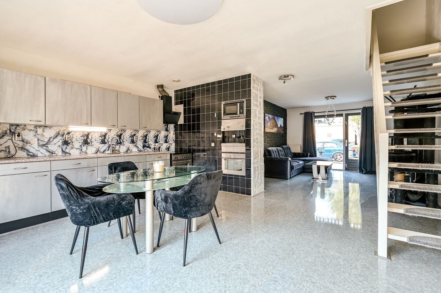 Tussenwoning te koop: Meistraat 34, Almere