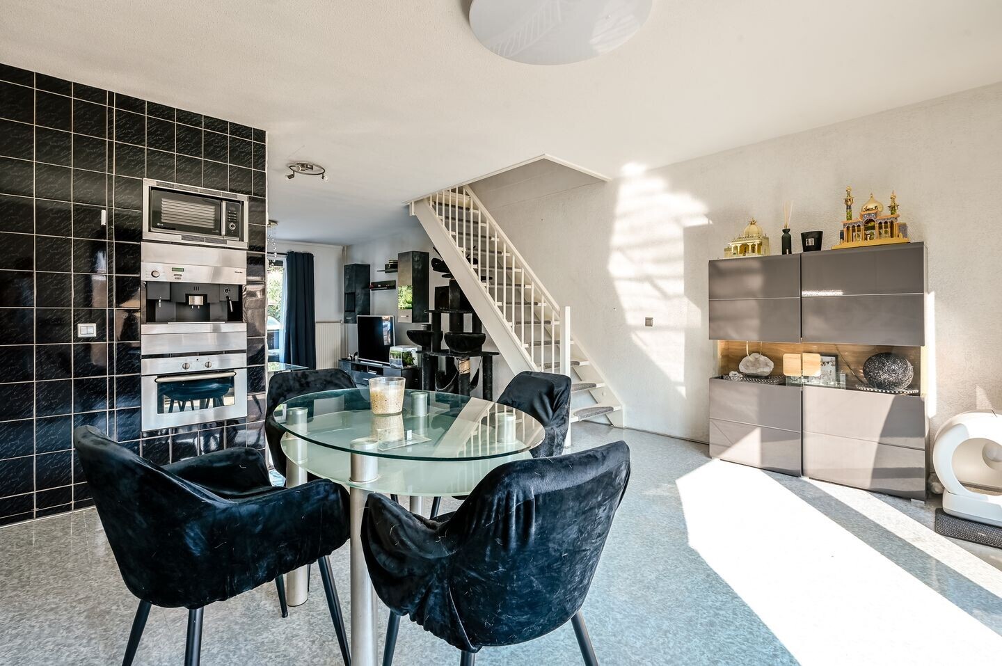 Tussenwoning te koop: Meistraat 34, Almere
